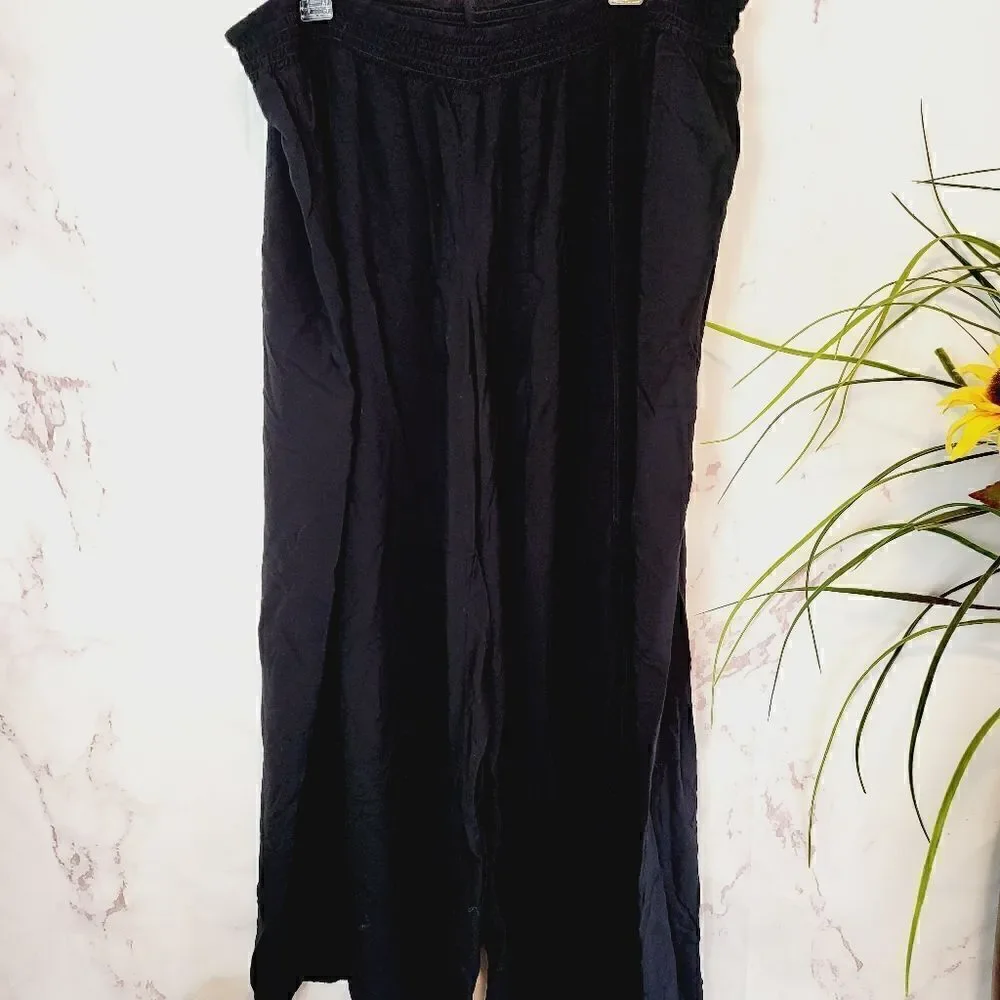 Tart pull on black wide leg pants with elastic waist